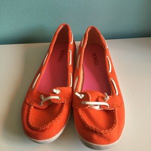 BONGO Burnt Orange Loafers EUC
